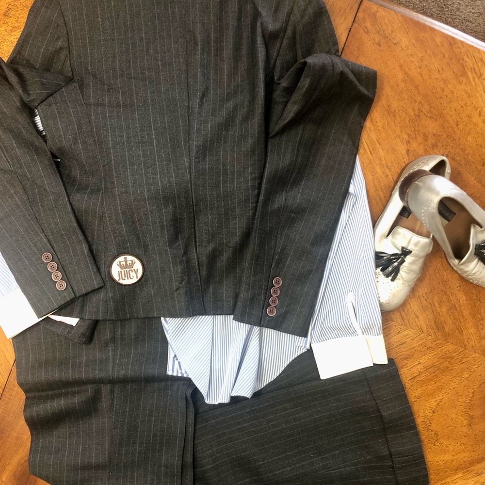 JUICY COUTURE pinstripe wool suit with logo back patch. 👔💕